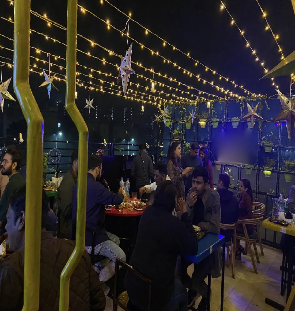 Restaurant Cum Bar For Sale/Raising Funds In Kolkata-SL017502-3