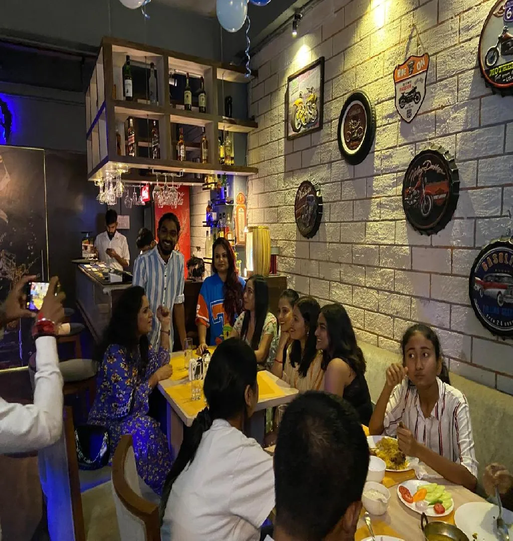 Restaurant Cum Bar For Sale/Raising Funds In Kolkata-SL017502-1
