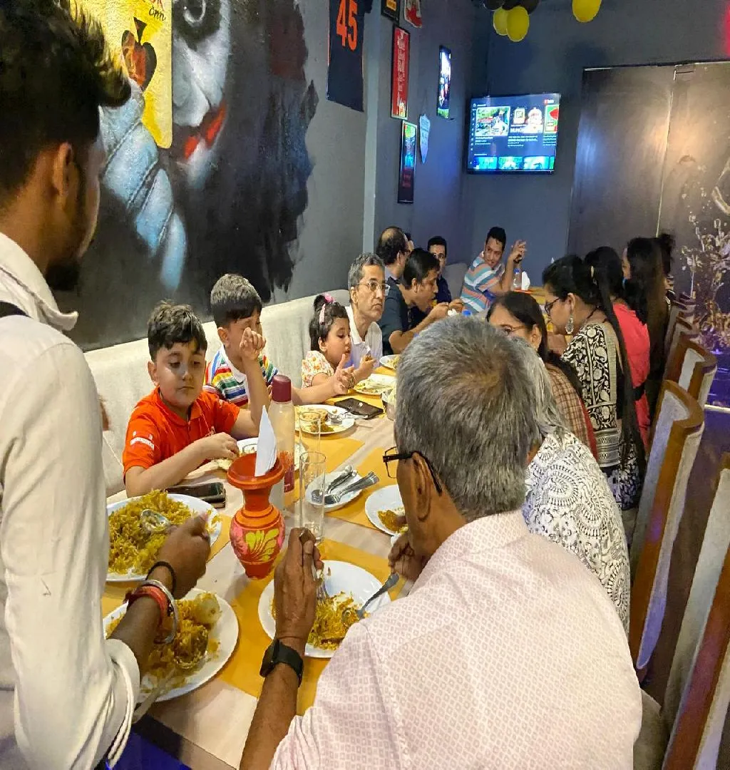 Restaurant Cum Bar For Sale/Raising Funds In Kolkata-SL017502-2