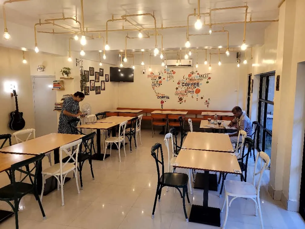 Well-renowned restaurant And Cafe For Sale In Kolkata-SL025212-0