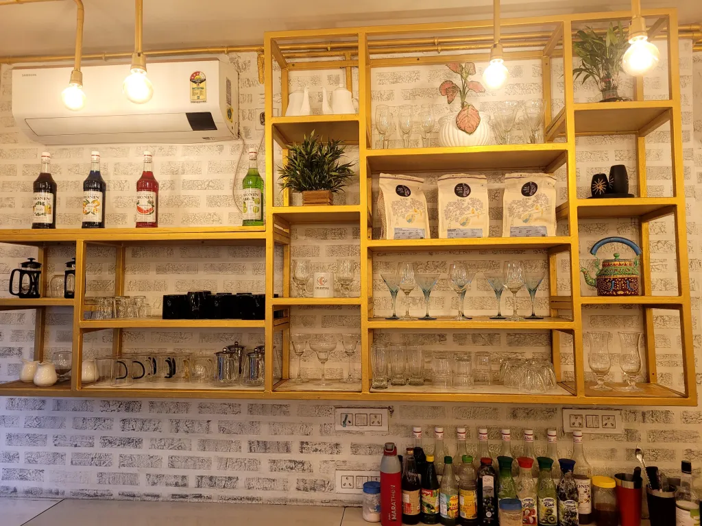 Well-renowned restaurant And Cafe For Sale In Kolkata-SL025212-3