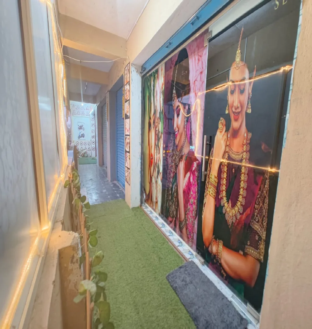 Running Women's Salon For Sale In Bangalore