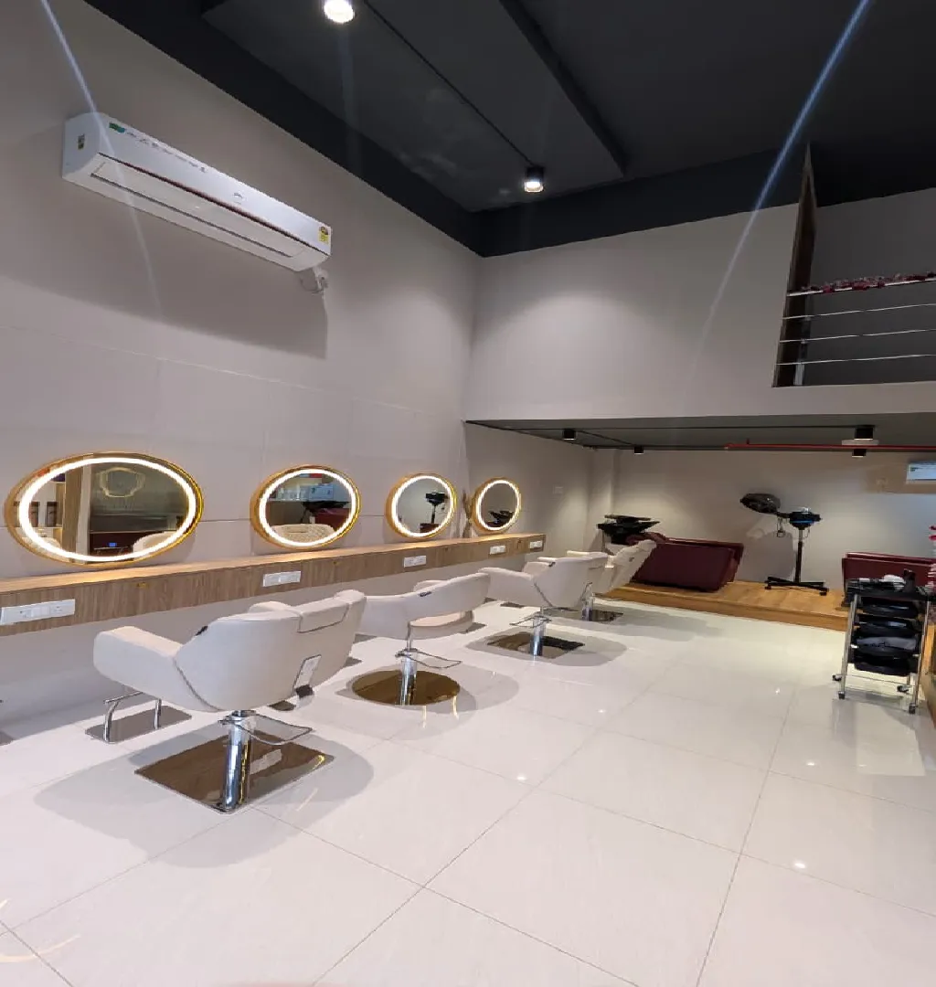 Luxurious Franchise Salon For Sale In Pune