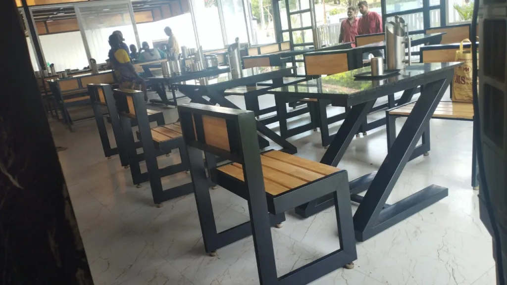 Running Pure Veg Restaurant Raising Funds In Salem