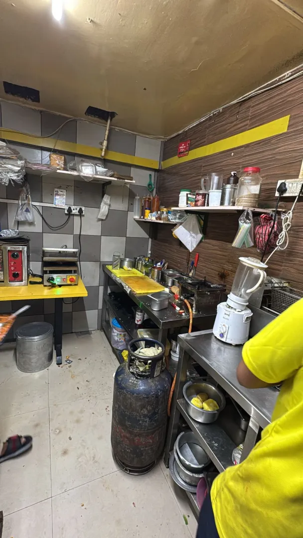 Running Food Outlet Looking For Partial Exit In Navi Mumbai-SL027094-0