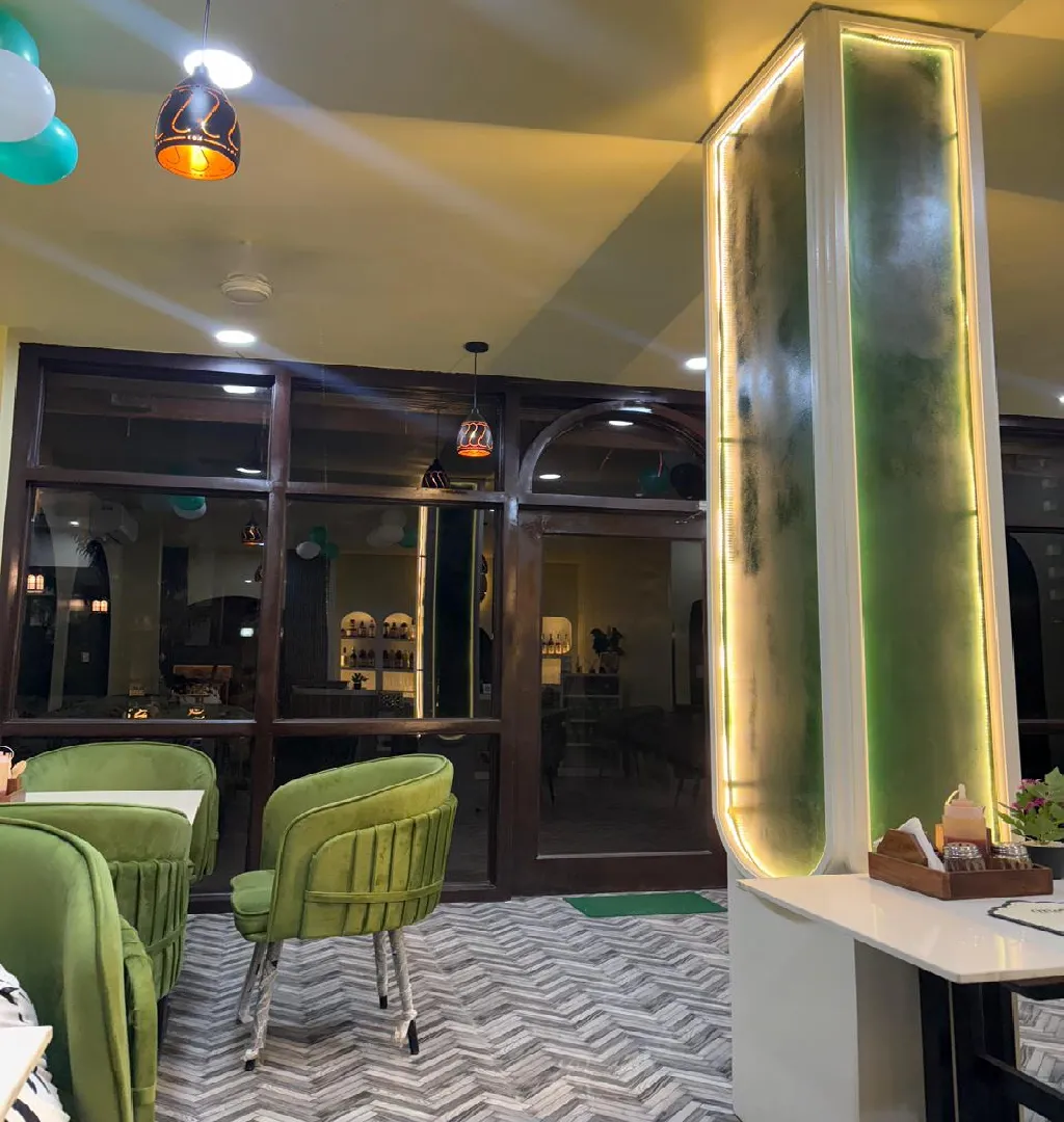 Running Cafe & Fast Food Outlet For Sale In Jaipur