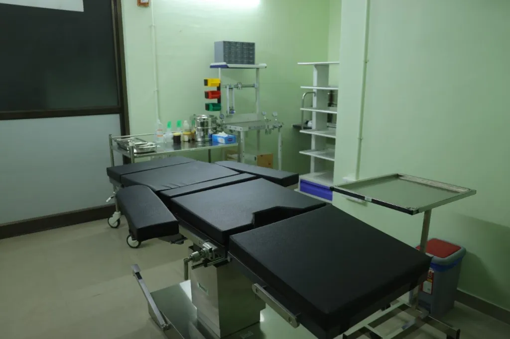 Running MultiSpecialty Hospital For Sale In Vijapur, Gujarat-SL031002-3