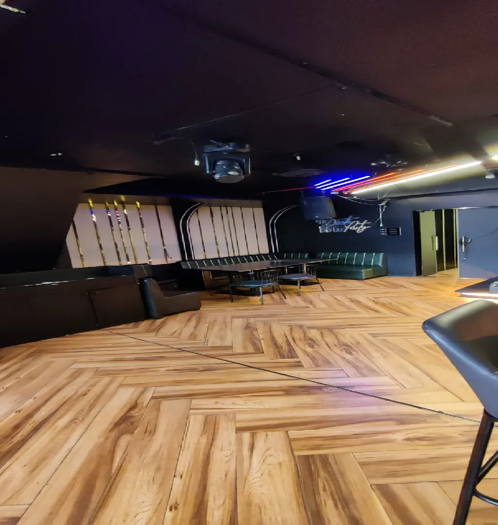 Lounge & Bar Venture Seeking Strategic Investor In Pune