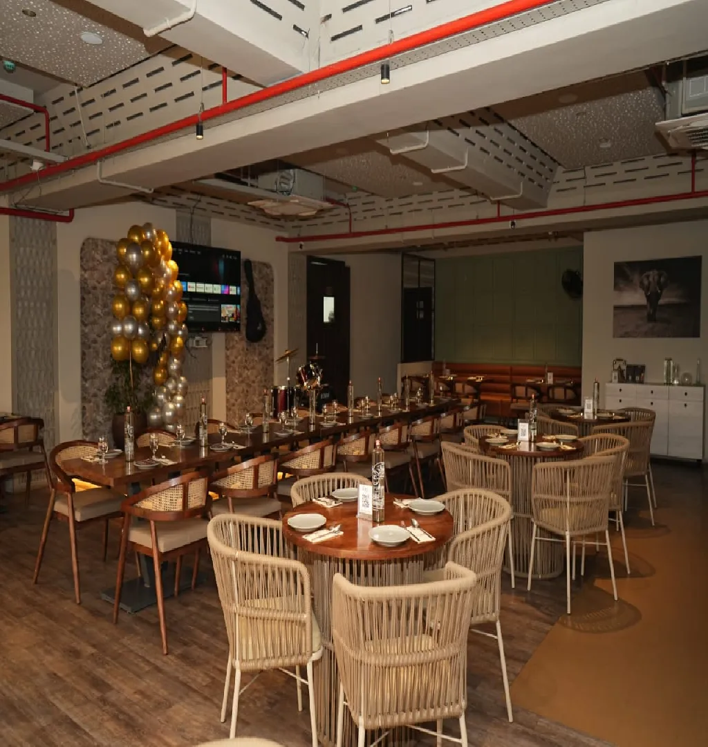 Premium Running Restaurant & Bar Biz For Sale In Bangalore