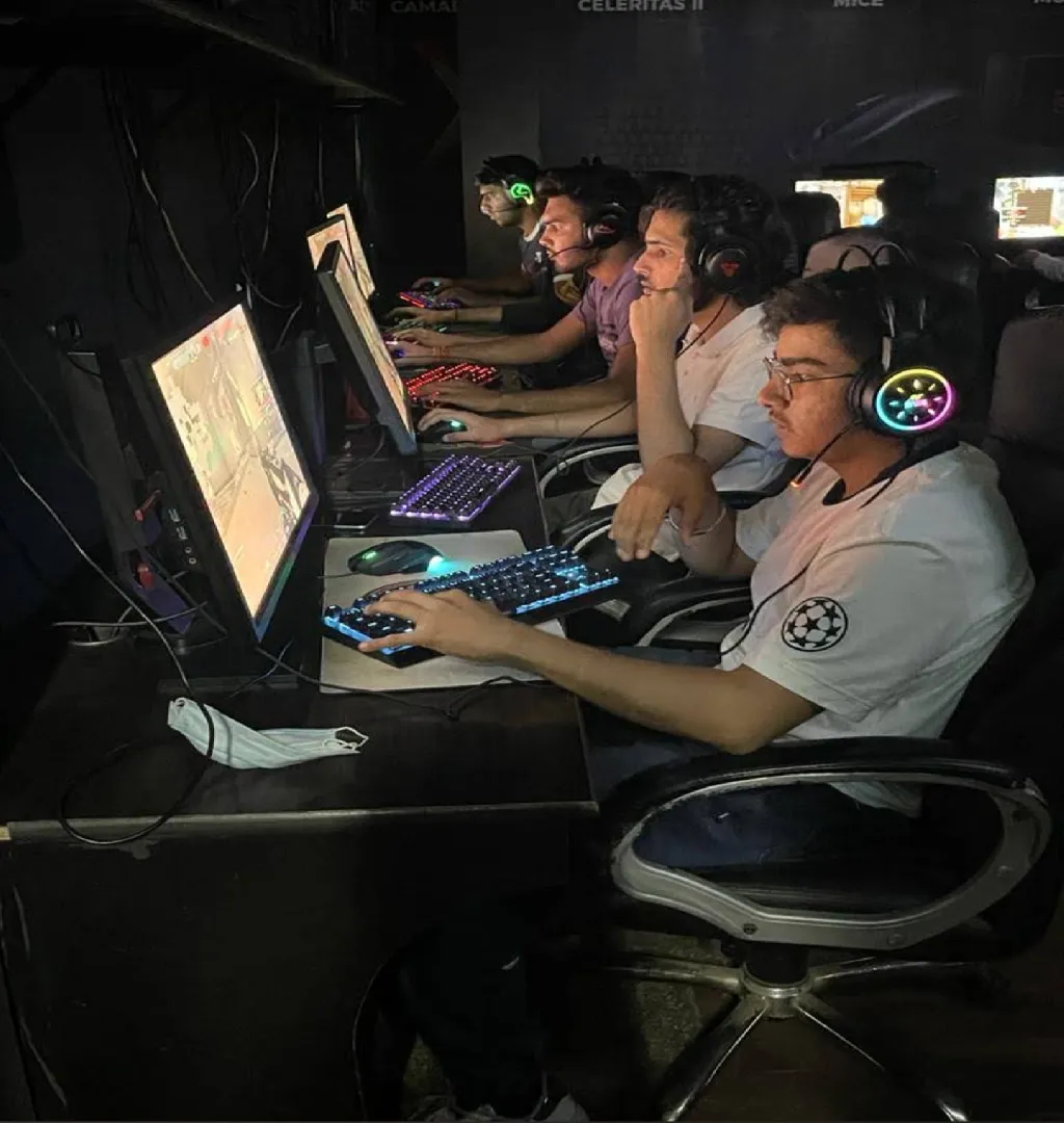 Growing Gaming Cafe For Sale In Delhi