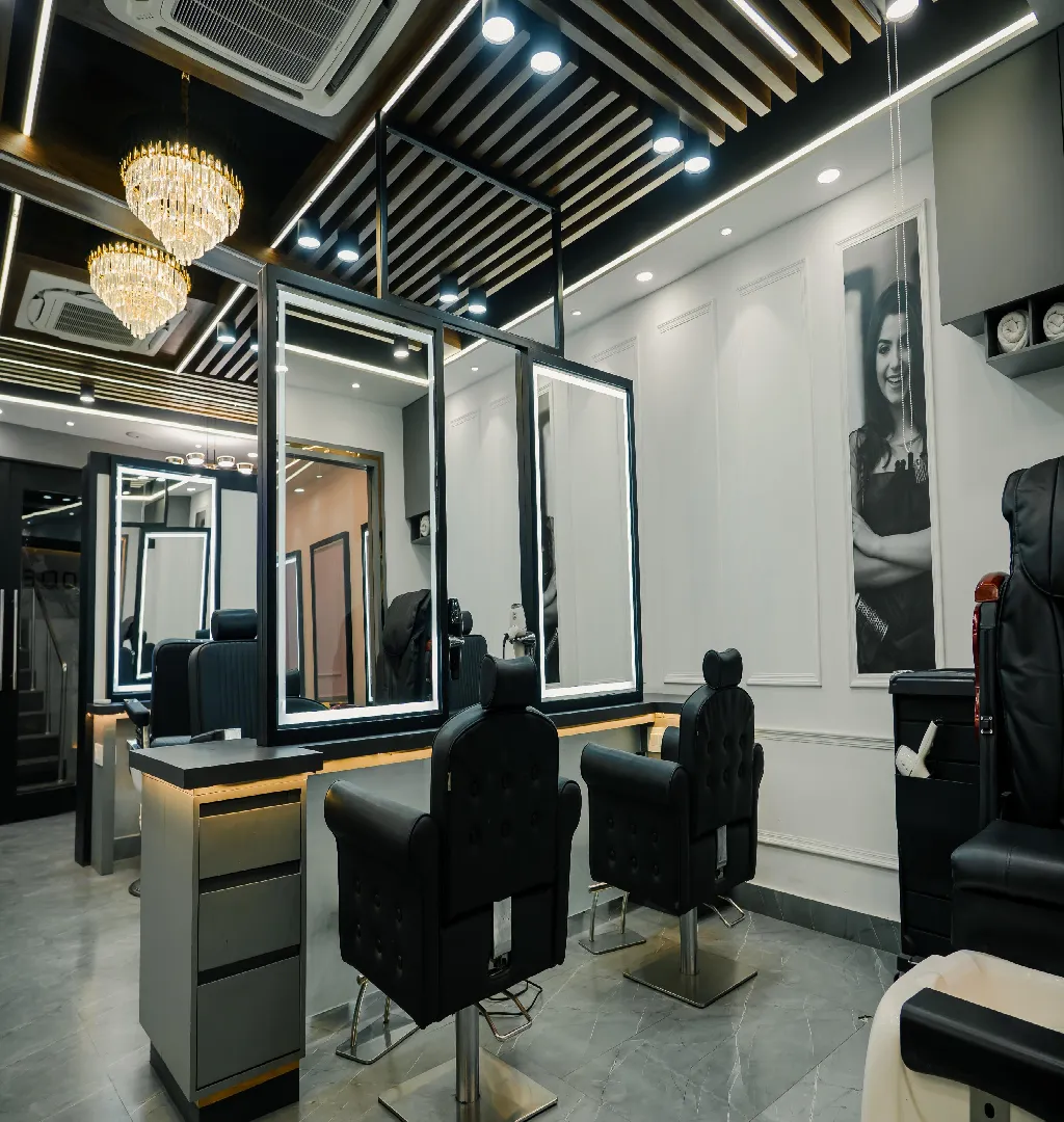 Luxury Unisex Salon For Sale In Lucknow