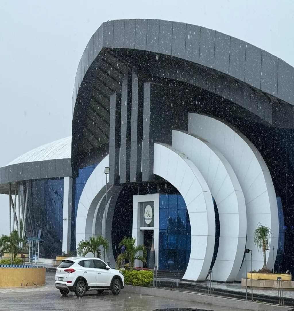 Running Restaurant For Part Exit In Limbdi